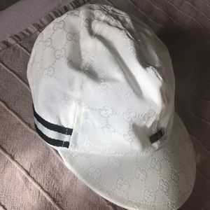 Authentic GUCCI logo cap/hat, ivory/black, S